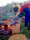 Mattia aiuta a cucinare